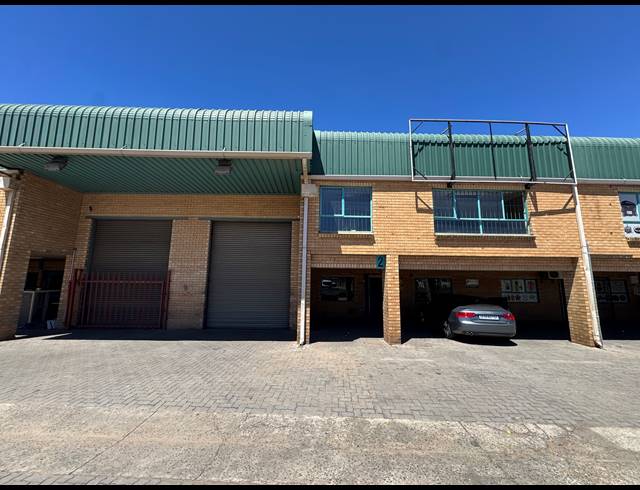 410M² WAREHOUSE TO LET IN STORMILL